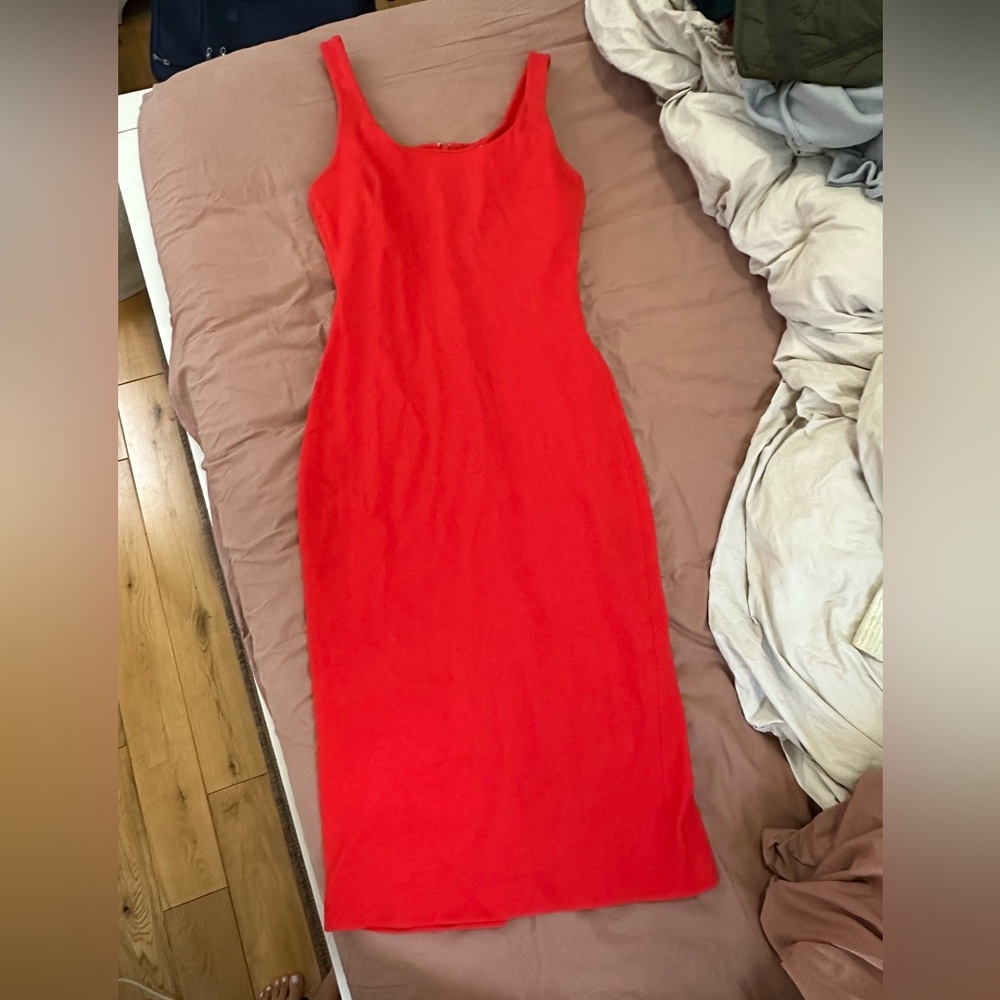 Aritzia Babaton midi bodycon dress
